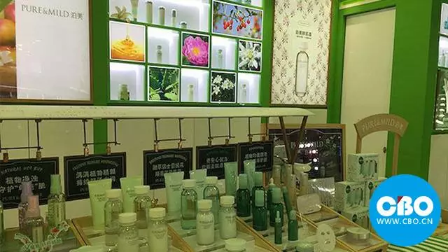 男子刷視頻發(fā)現(xiàn)妻子與他人舉辦婚禮！背后的秘密更驚人