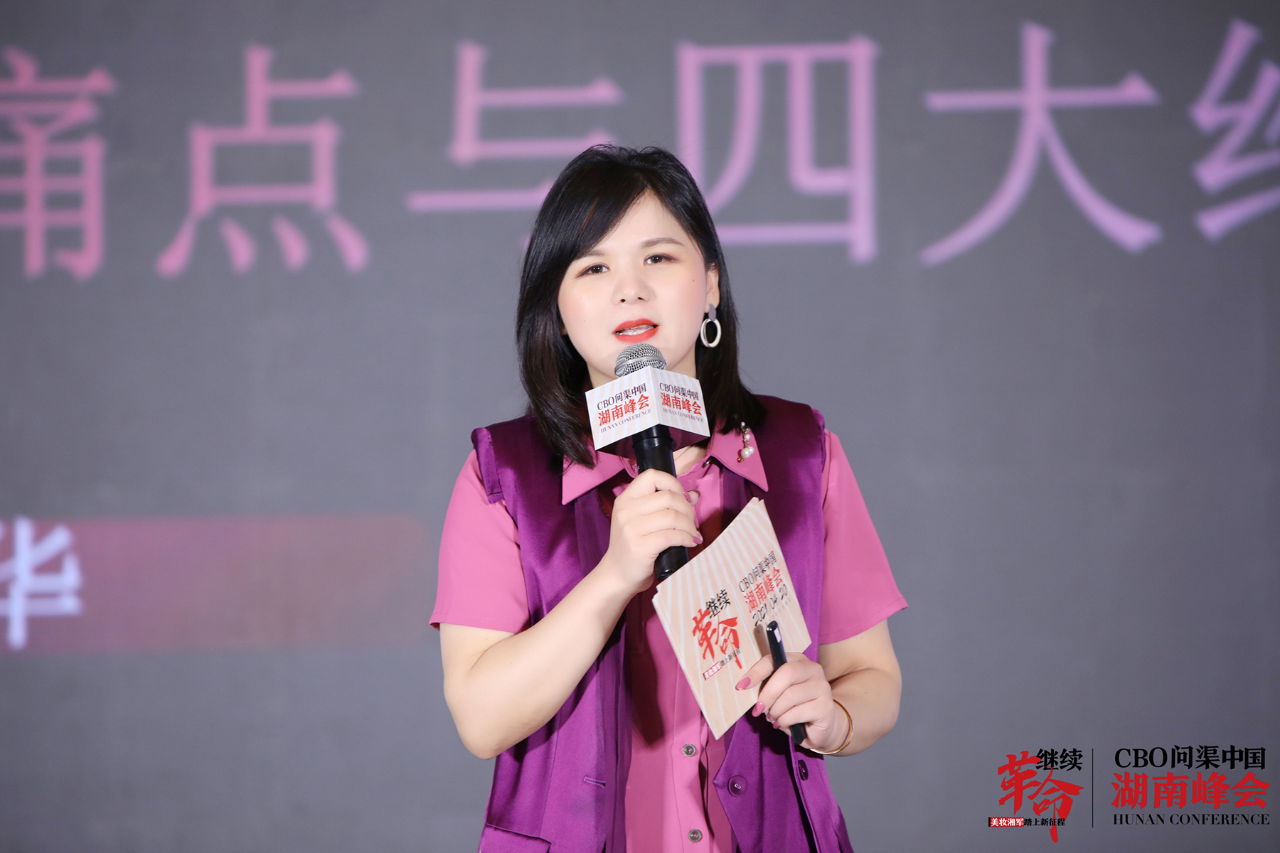 得知巴薩輸球，皇馬球星樂開花！展示0-1比分，笑彎了腰
